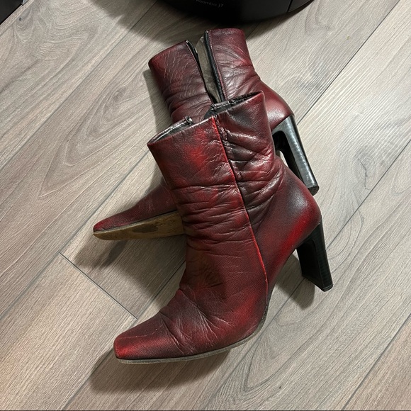 Vintage Red Square Toe Heeled Boots - Picture 4 of 7
